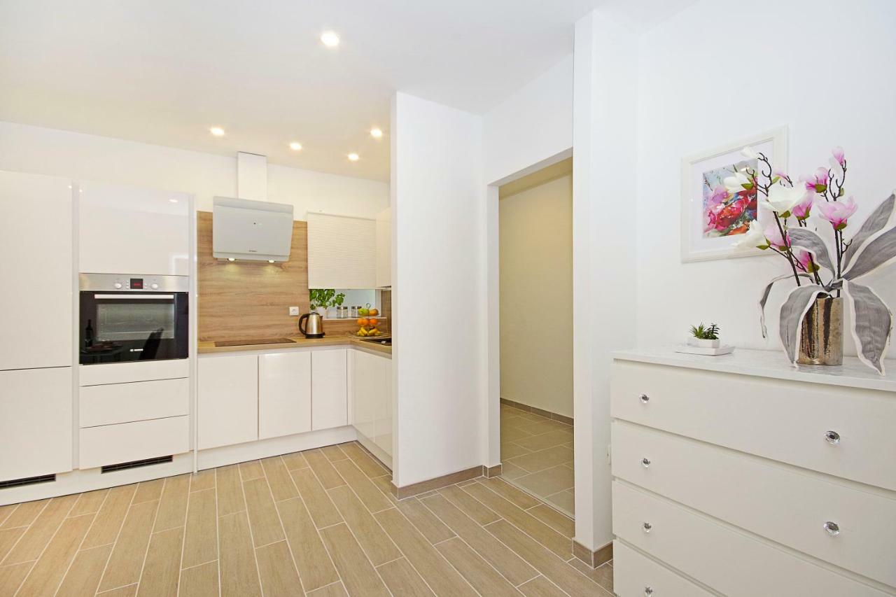 Apartment Mira มาคาร์สกา ภายนอก รูปภาพ